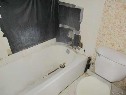 616 GLADE PARK Drive