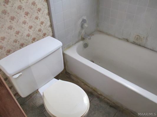 616 GLADE PARK Drive