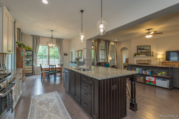 9403 Crescent Lodge Circle