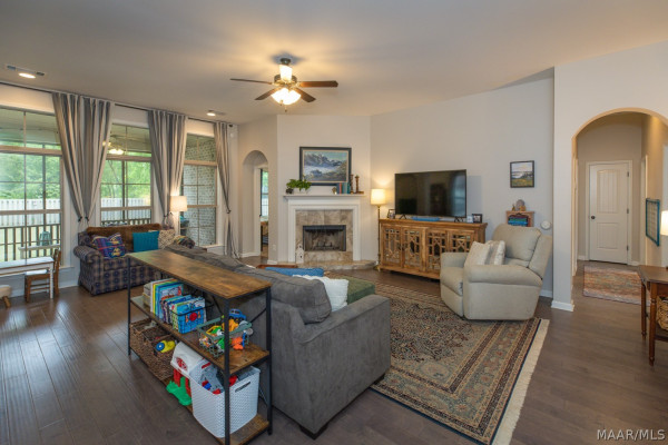 9403 Crescent Lodge Circle