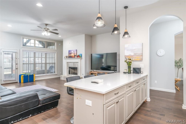 9290 CRESCENT LODGE Circle