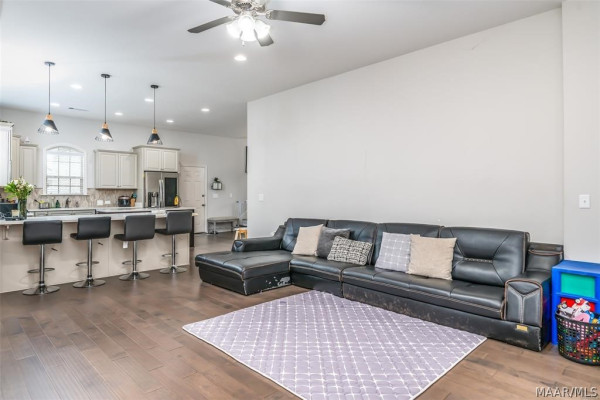 9290 CRESCENT LODGE Circle