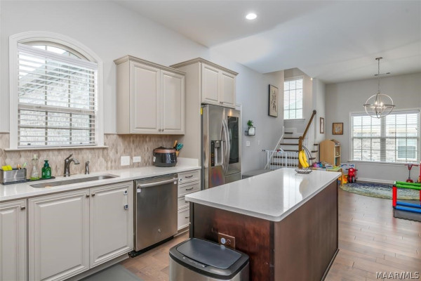 9290 CRESCENT LODGE Circle
