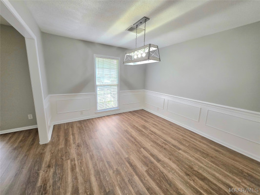 2018 Green Acres Drive