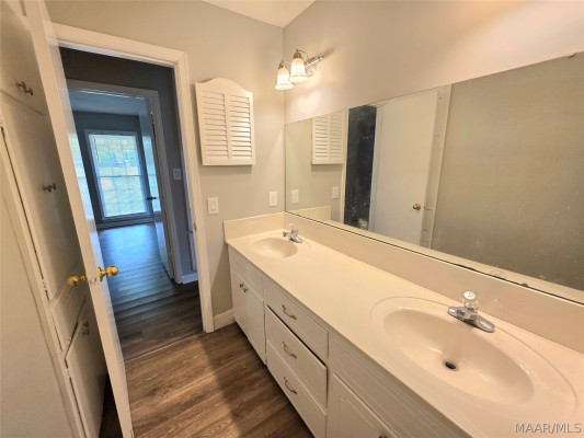 2018 Green Acres Drive