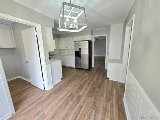 2018 Green Acres Drive