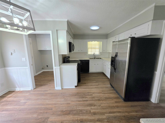 2018 Green Acres Drive