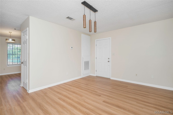 6216 South Hampton Drive