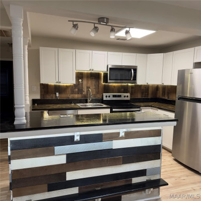 4053 Rosa L Parks Avenue