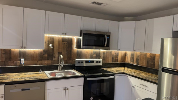 4053 Rosa L Parks Avenue