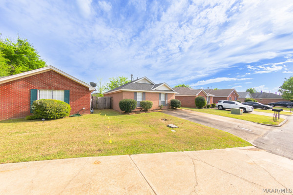 5905 FREESTONE Place