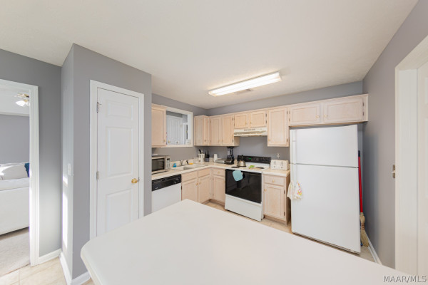 5905 FREESTONE Place