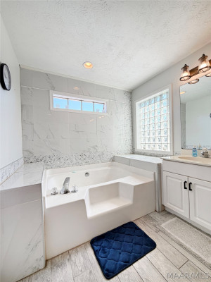 2655 Queens Hollow Court