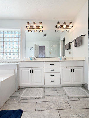 2655 Queens Hollow Court