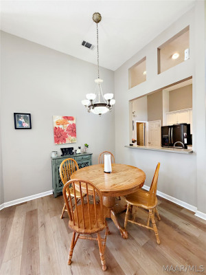 2655 Queens Hollow Court