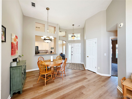 2655 Queens Hollow Court