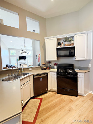 2655 Queens Hollow Court