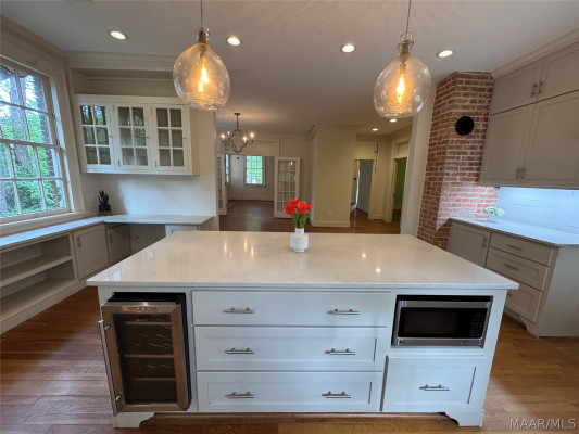 3356 Cloverdale Road