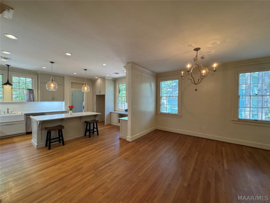 3356 Cloverdale Road