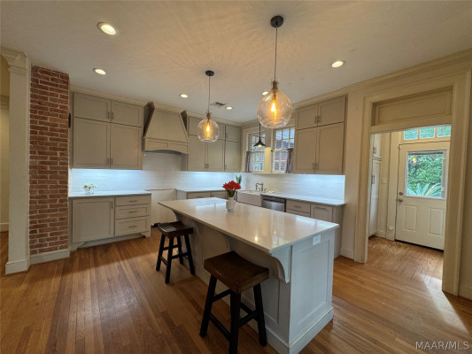 3356 Cloverdale Road