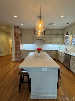 3356 Cloverdale Road