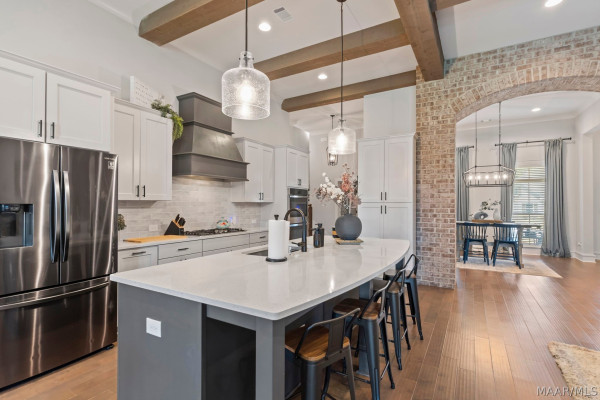 9210 Crescent Lodge Drive