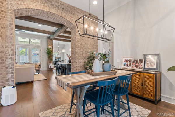 9210 Crescent Lodge Drive