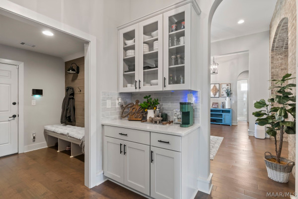 9210 Crescent Lodge Drive