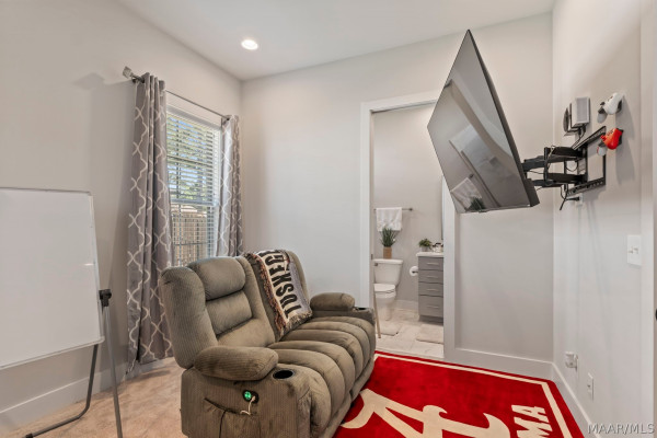 9210 Crescent Lodge Drive