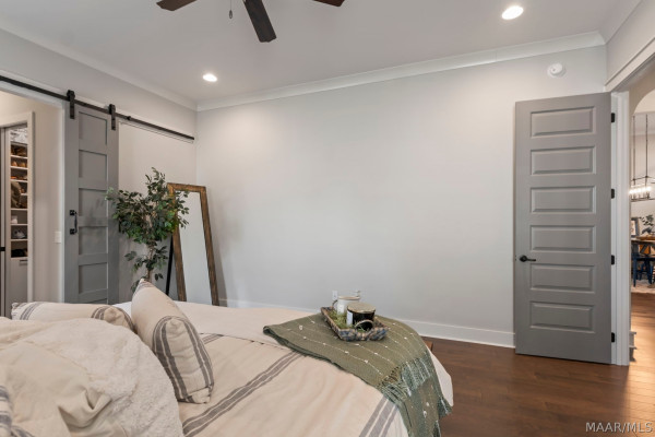 9210 Crescent Lodge Drive