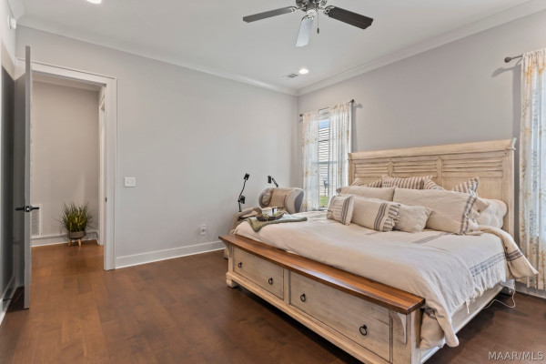 9210 Crescent Lodge Drive