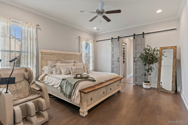 9210 Crescent Lodge Drive