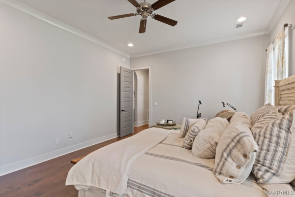 9210 Crescent Lodge Drive