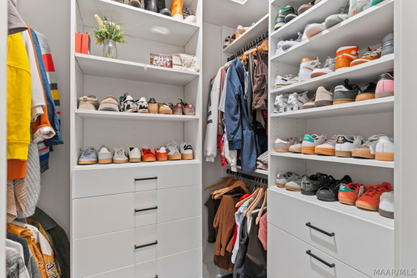 9210 Crescent Lodge Drive