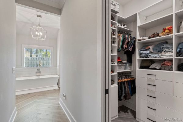 9210 Crescent Lodge Drive