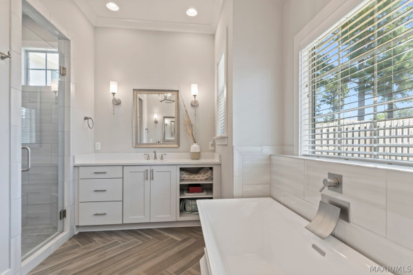 9210 Crescent Lodge Drive