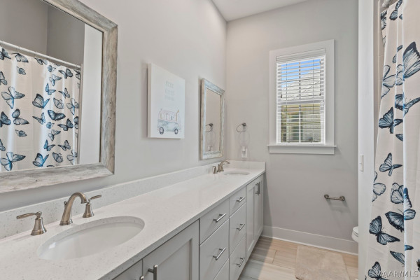 9210 Crescent Lodge Drive