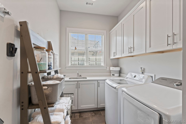 9210 Crescent Lodge Drive