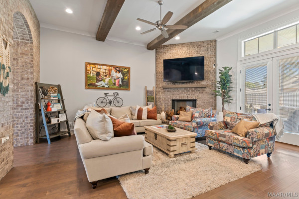 9210 Crescent Lodge Drive