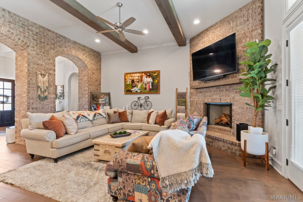 9210 Crescent Lodge Drive