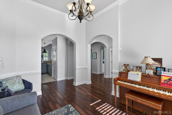 9206 Whispine Court