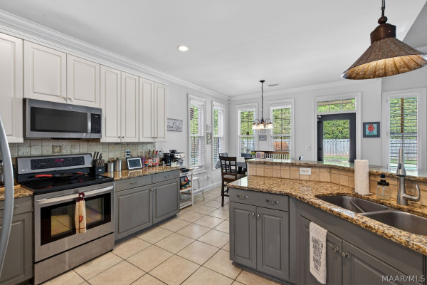 9206 Whispine Court