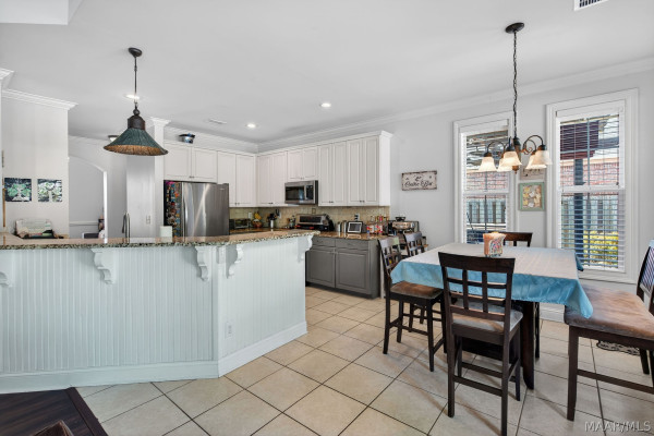 9206 Whispine Court