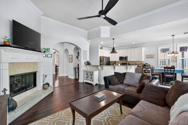 9206 Whispine Court