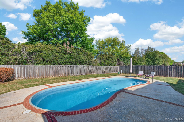 9206 Whispine Court