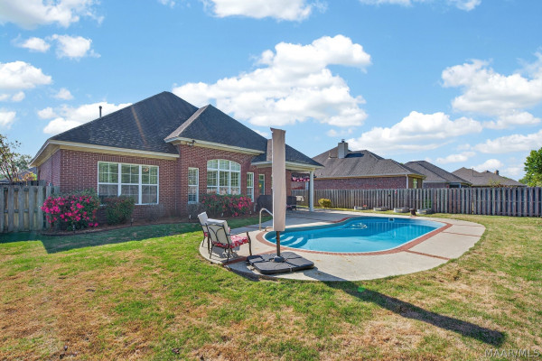 9206 Whispine Court
