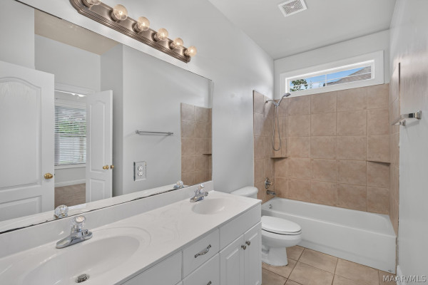 9206 Whispine Court