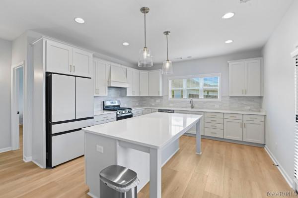 9520 Dakota Drive