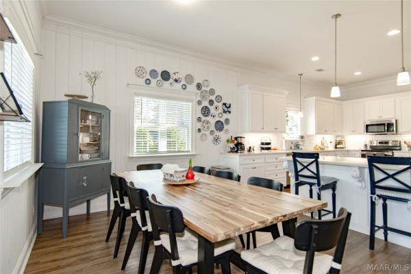 9512 Leewood Court