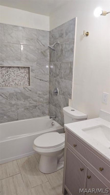 142 W Michigan Avenue